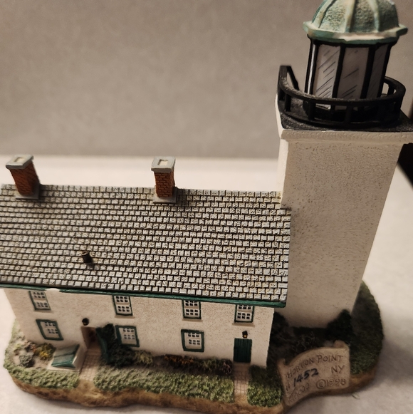 Harbour Lights Horton Point Lighthouse - Picture 6 of 8